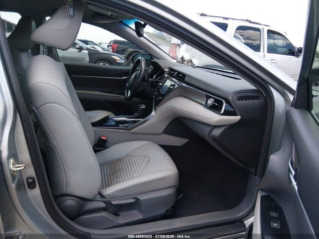 2020 TOYOTA CAMRY SE 5