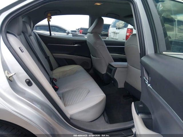 2020 TOYOTA CAMRY SE 8