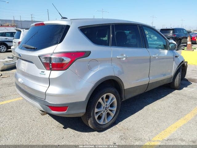 2017 FORD ESCAPE SE 4