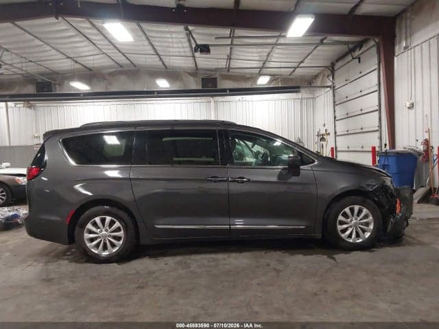 2018 CHRYSLER PACIFICA TOURING L 14