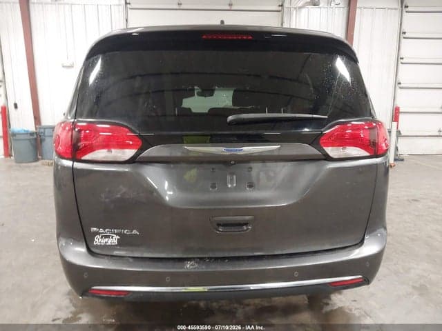 2018 CHRYSLER PACIFICA TOURING L 17