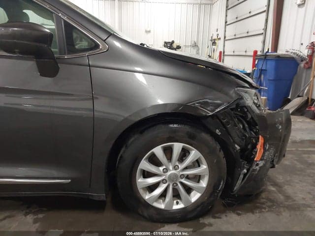 2018 CHRYSLER PACIFICA TOURING L 18