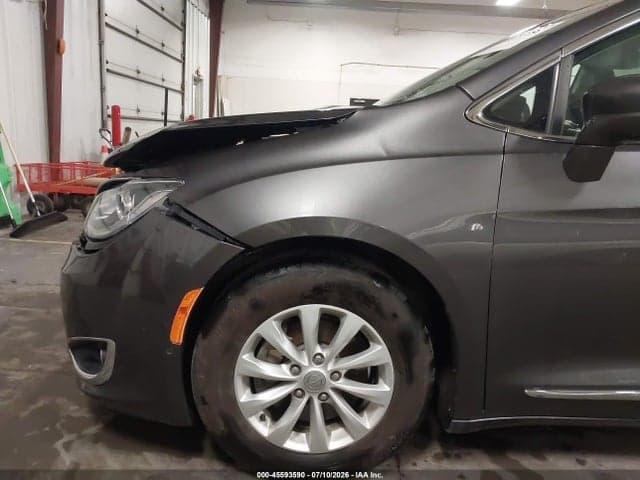 2018 CHRYSLER PACIFICA TOURING L 19