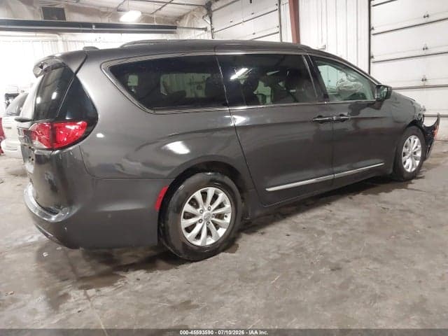 2018 CHRYSLER PACIFICA TOURING L 4