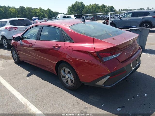 2025 HYUNDAI ELANTRA SE 3