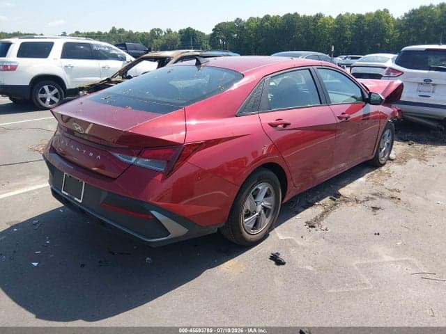 2025 HYUNDAI ELANTRA SE 4