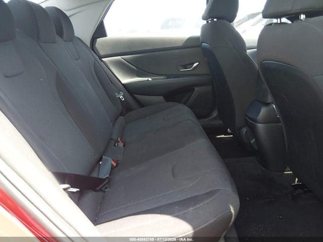 2025 HYUNDAI ELANTRA SE 8
