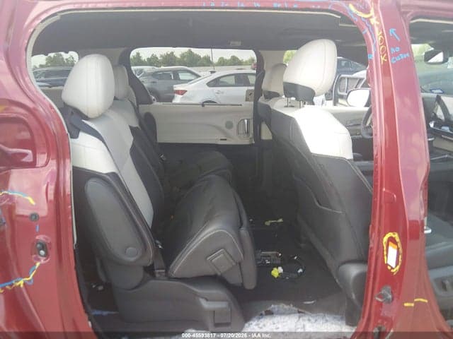 2026 TOYOTA SIENNA LIMITED 8