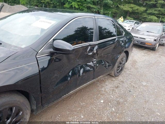 2017 TOYOTA CAMRY LE 6