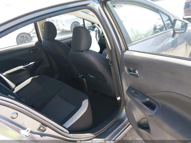 2021 NISSAN VERSA SV XTRONIC CVT 8