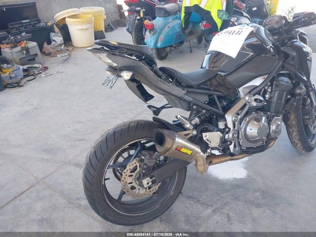 2017 KAWASAKI ZR900 4