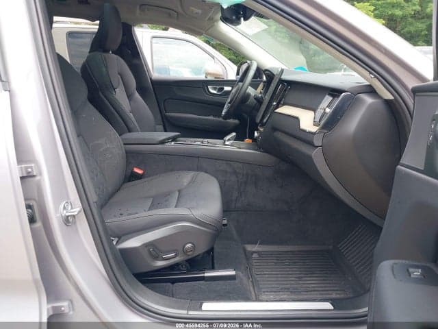 2026 VOLVO XC60 B5 PLUS 5