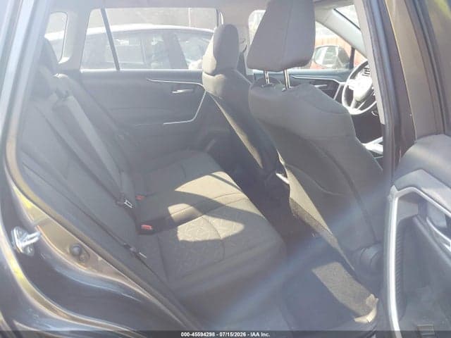 2024 TOYOTA RAV4 XLE 8
