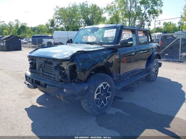 2023 FORD BRONCO OUTER BANKS 2