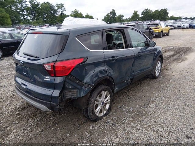 2019 FORD ESCAPE SE 4