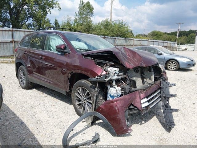 2019 TOYOTA HIGHLANDER XLE