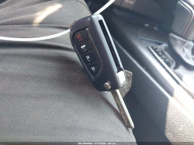 2021 TOYOTA CAMRY SE 11