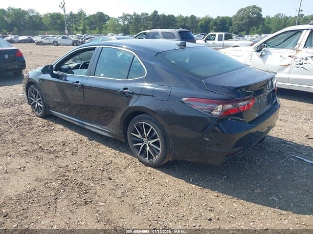 2021 TOYOTA CAMRY SE 3