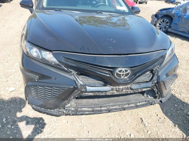 2021 TOYOTA CAMRY SE 6