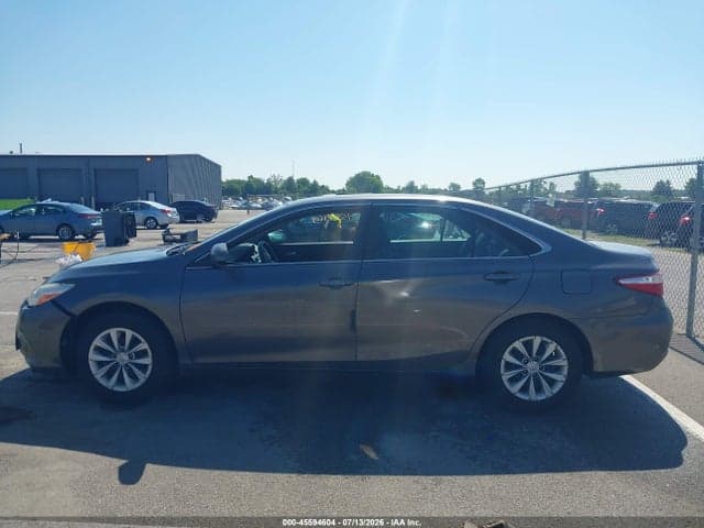 2017 TOYOTA CAMRY LE 14