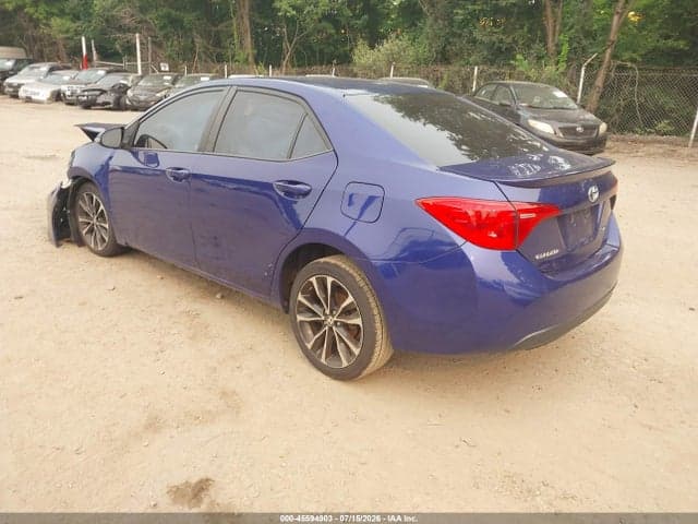 2017 TOYOTA COROLLA SE 3