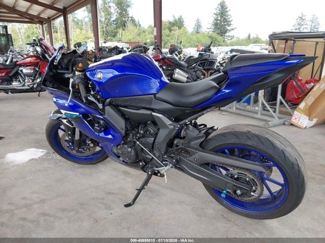 2025 YAMAHA YZFR7 3