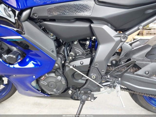 2025 YAMAHA YZFR7 9