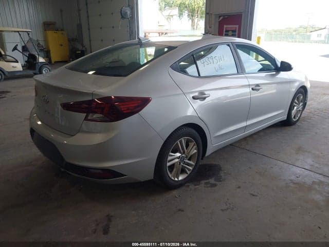 2020 HYUNDAI ELANTRA SEL 4