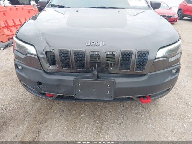 2019 JEEP CHEROKEE TRAILHAWK 4X4 6