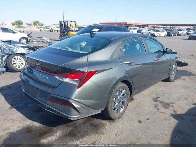 2024 HYUNDAI ELANTRA SEL 4