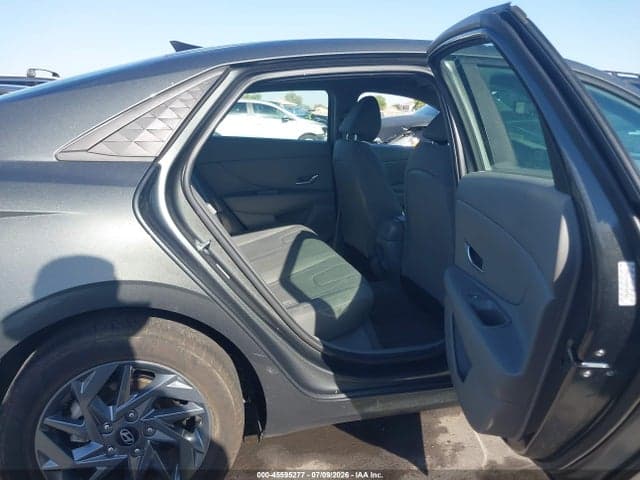 2024 HYUNDAI ELANTRA SEL 8