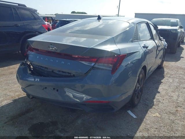 2022 HYUNDAI ELANTRA SEL 4