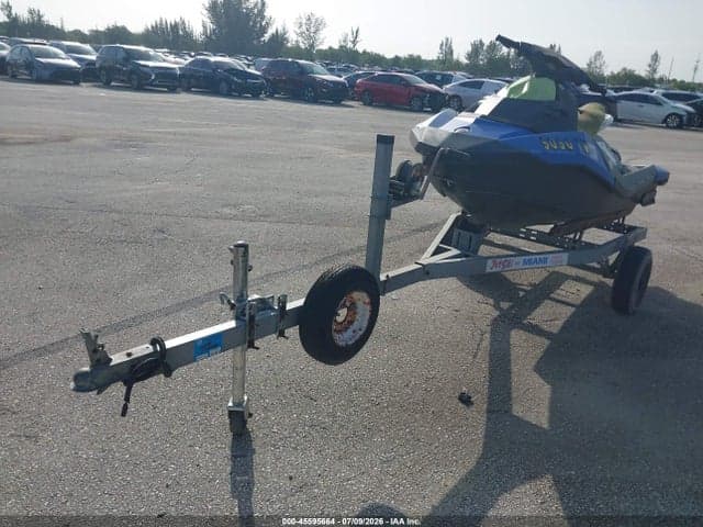 2020 SEA DOO BOMBARDIER CANA 2