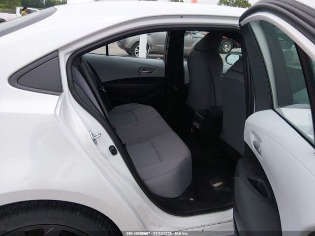 2023 TOYOTA COROLLA SE 8