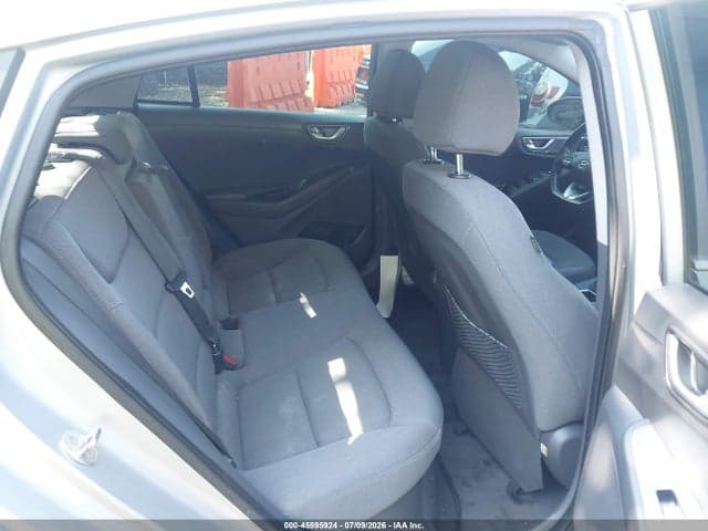 2020 HYUNDAI IONIQ HYBRID SE 8