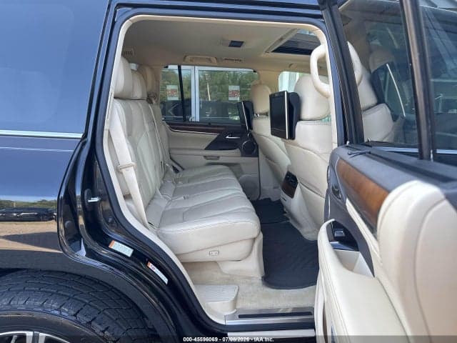 2017 LEXUS LX 570 8