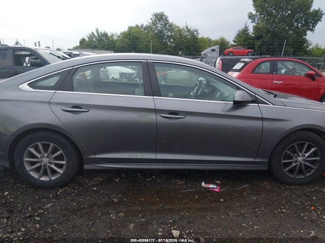 2018 HYUNDAI SONATA SE 14