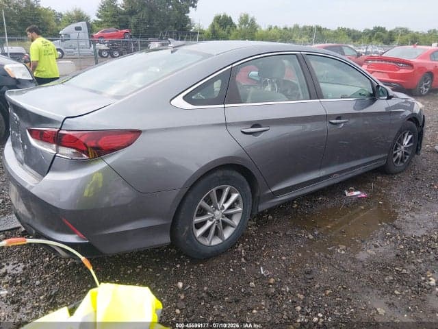 2018 HYUNDAI SONATA SE 4