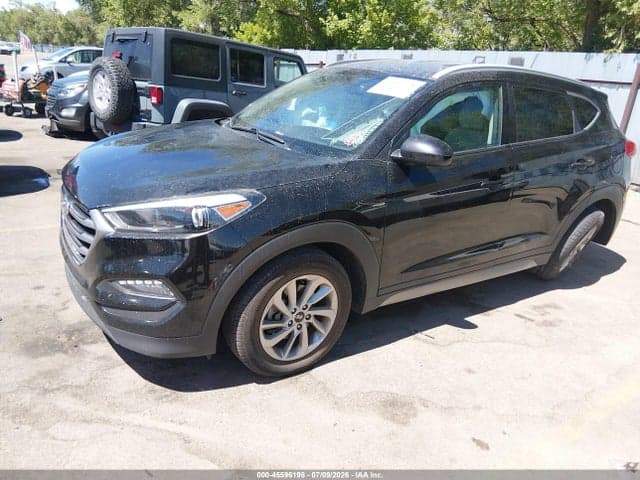 2017 HYUNDAI TUCSON SE 2