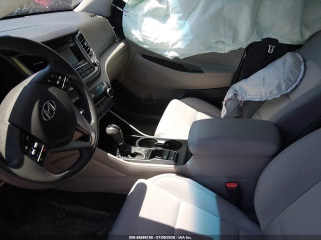 2017 HYUNDAI TUCSON SE 5