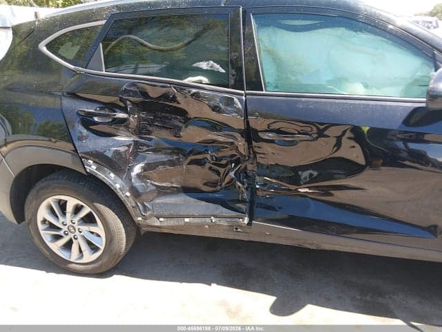2017 HYUNDAI TUCSON SE 6