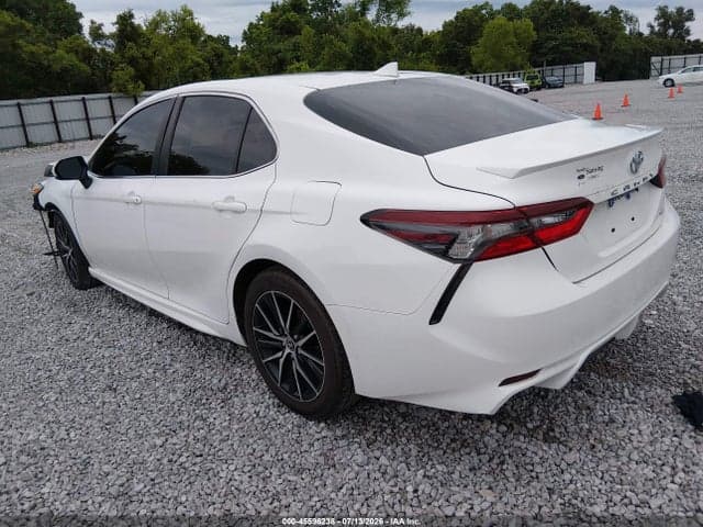2021 TOYOTA CAMRY SE 3
