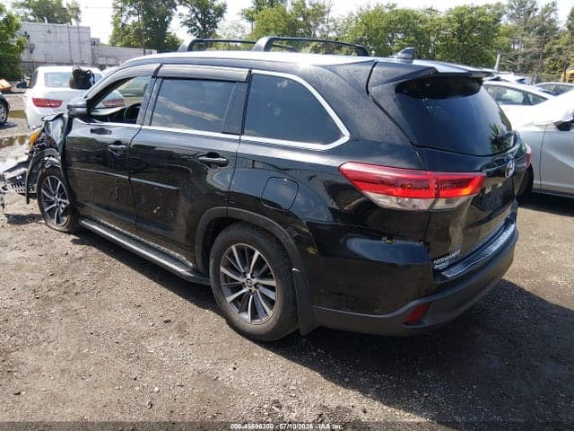 2018 TOYOTA HIGHLANDER XLE 3