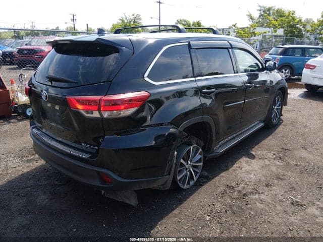 2018 TOYOTA HIGHLANDER XLE 4