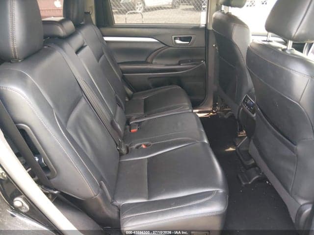 2018 TOYOTA HIGHLANDER XLE 8