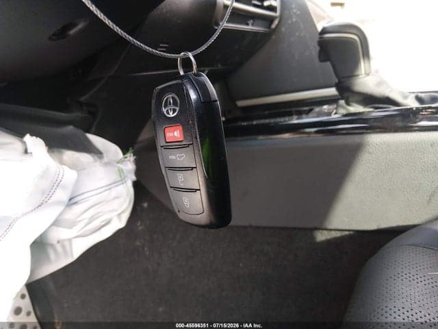 2025 TOYOTA CAMRY XSE 11