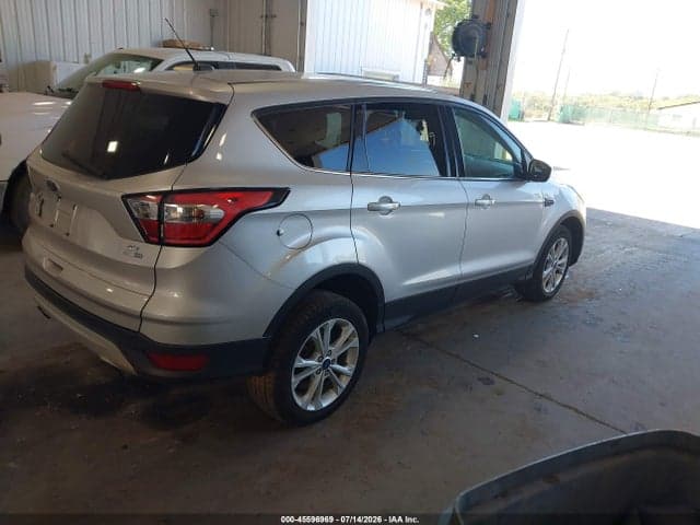 2017 FORD ESCAPE SE 4