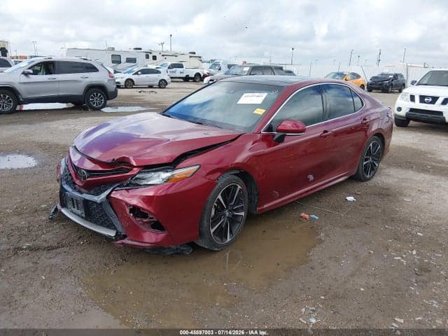 2018 TOYOTA CAMRY XSE 2