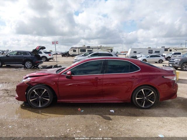 2018 TOYOTA CAMRY XSE 14