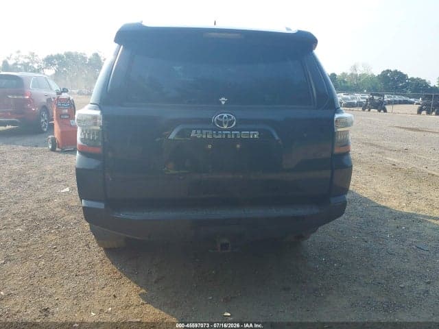 2018 TOYOTA 4RUNNER SR5 17
